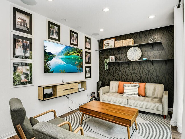Foto del edificio - 1824 Liquid Ln