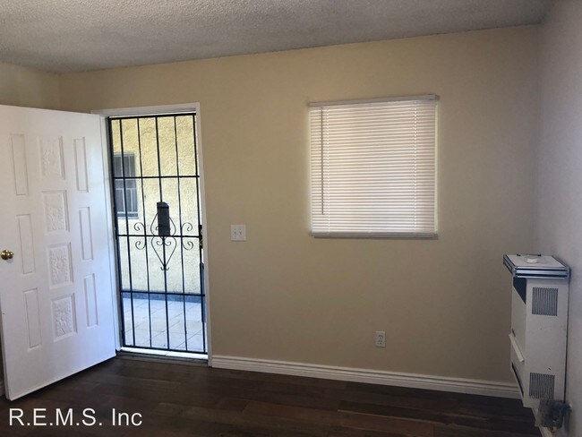 Foto del edificio - 12300 S Willowbrook Ave