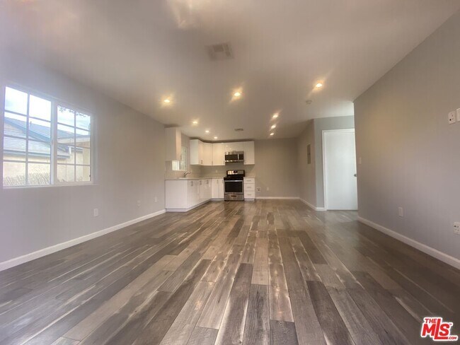 Foto del edificio - 8448 Fenwick St