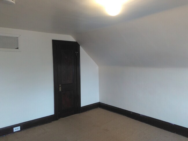 Foto del edificio - 1297 Warren Rd