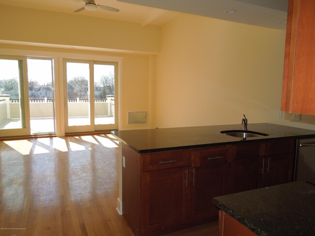 Building Photo - 550 Cookman Ave