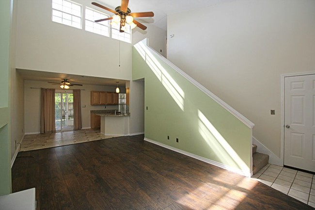 Building Photo - 341 Sailfish Cir