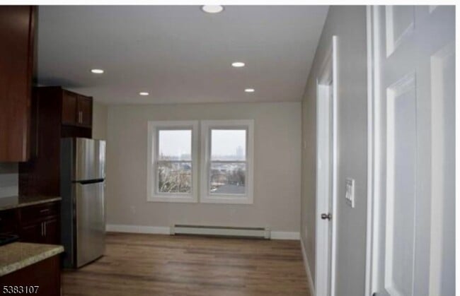 Foto del edificio - 394 N 7th St