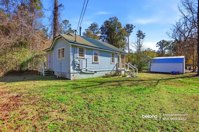 Building Photo - 16063 SE Janet St