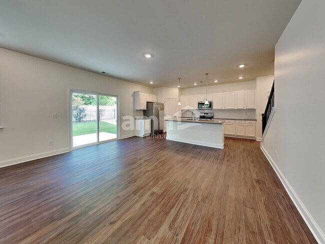 Building Photo - 849 Carnaby Lane
