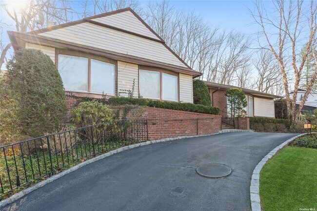 Building Photo - 45 Hemlock Dr