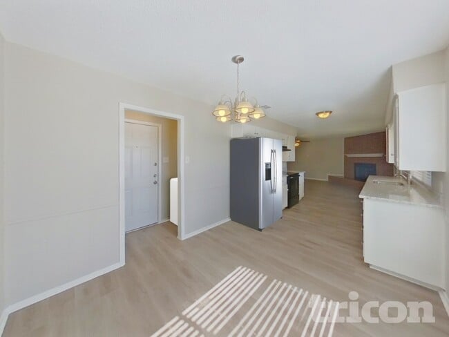 Foto del edificio - 1012 Wembley Rd