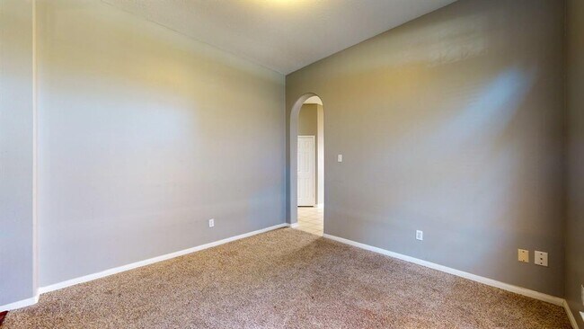 Building Photo - 21335 Riverside Ridge Ln