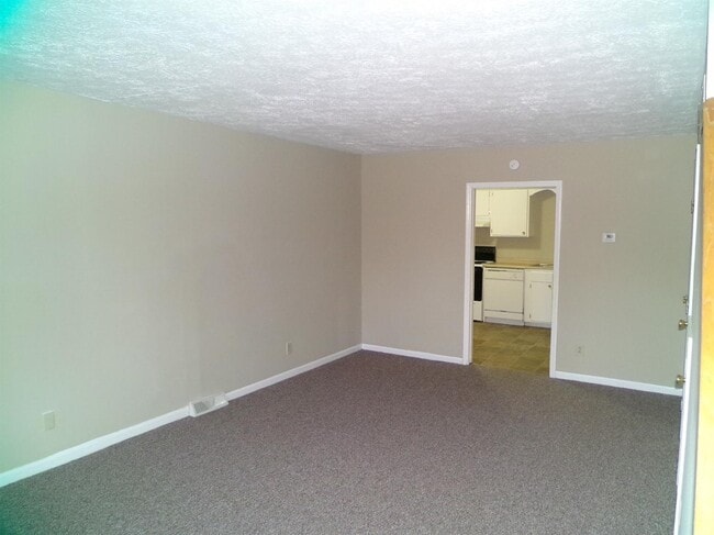 Building Photo - 110 Ringo Ave