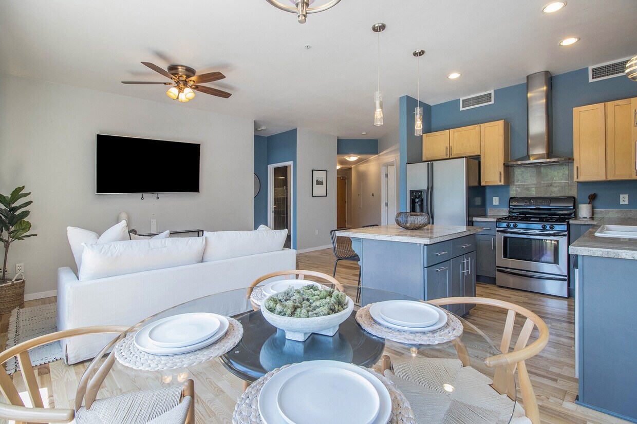 Foto principal - 1440 Little Raven St