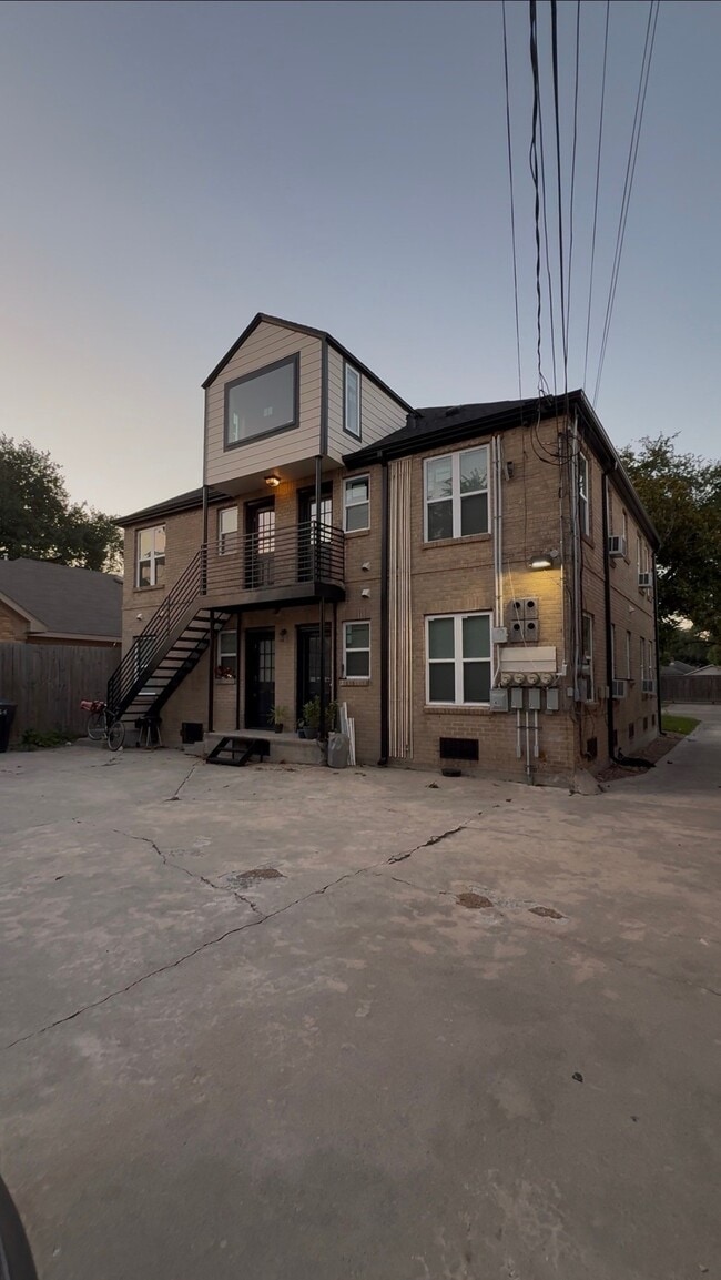 Building Photo - 4308 Leeland St