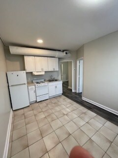 Foto del edificio - 3242 N Pulaski Rd