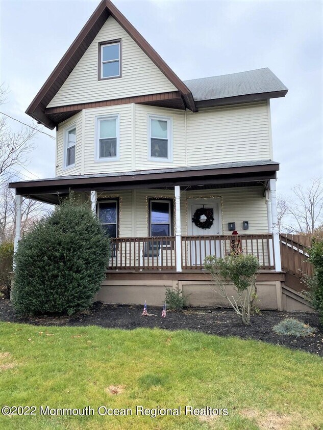 Primary Photo - 494 Church St