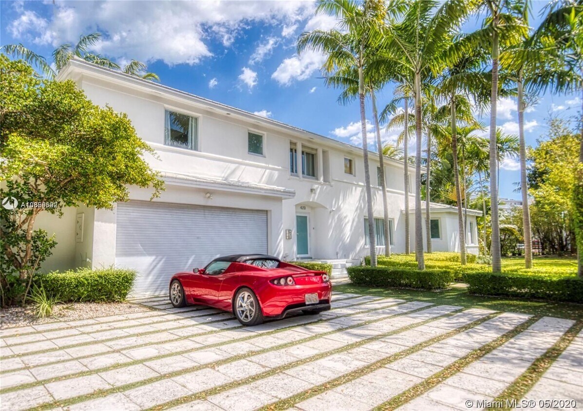 Primary Photo - 4213 Nautilus Dr