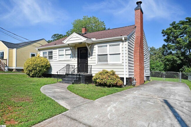 Foto del edificio - 204 Parkins Mill Rd