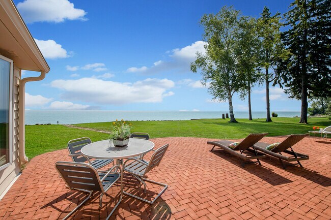 Building Photo - 8090 N Beach Dr