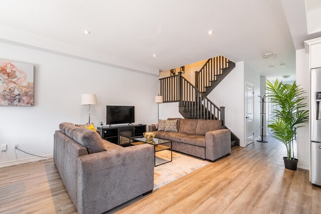 Building Photo - 101 Shoreview Pl