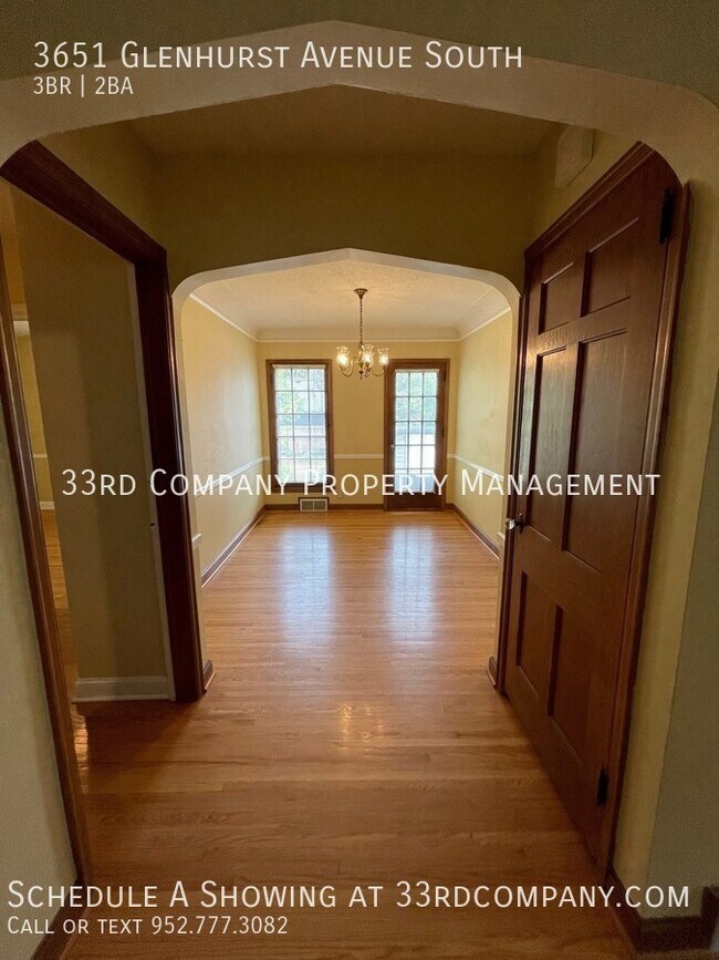 Foto del edificio - Charming 1.5 Story Home near Lake Calhoun!