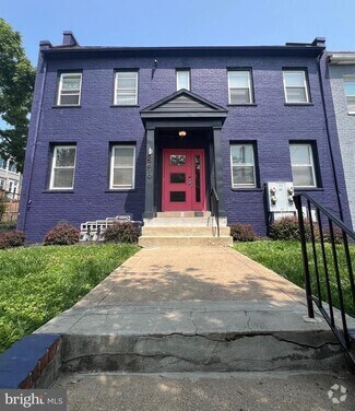 Building Photo - 5619 1st Pl NW