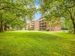 Building Photo - Heritage Place Apartments