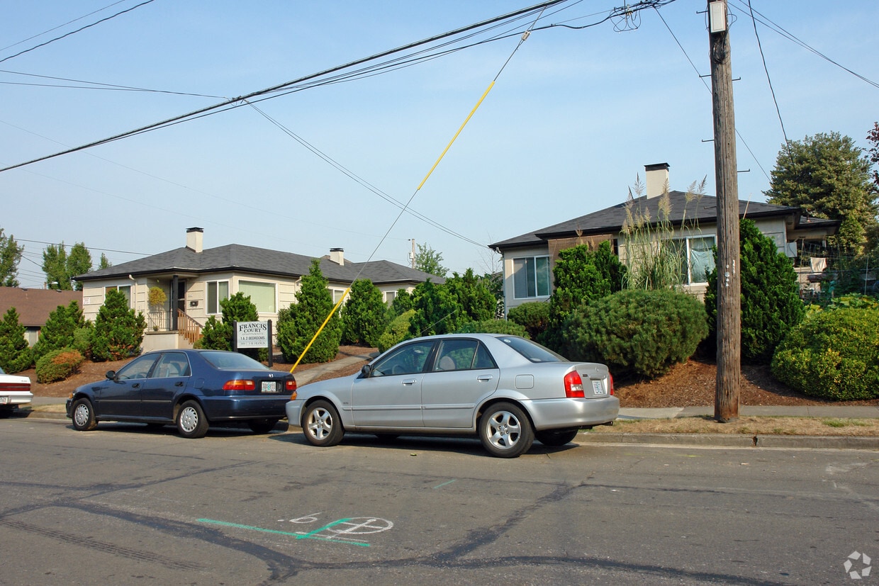 Francis Court Apartments in Portland, OR