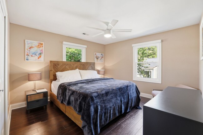 Foto del edificio - COMING SOON! Fully Furnished 2-Bedroom Home Near Charlotte’s Top Attractions