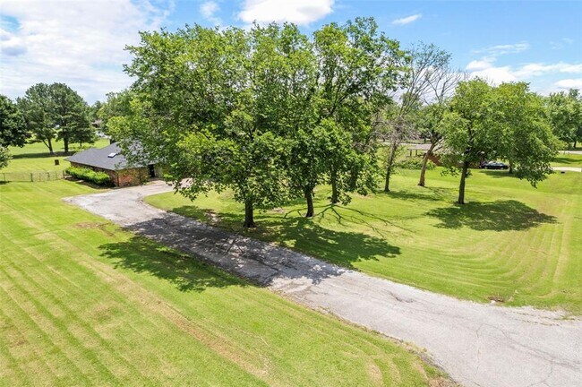 Foto del edificio - 57 Serenada Ln