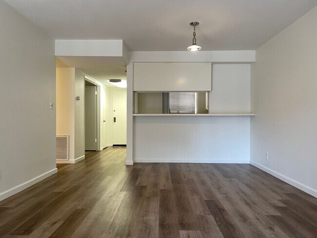 Foto del edificio - 15215 Magnolia Blvd