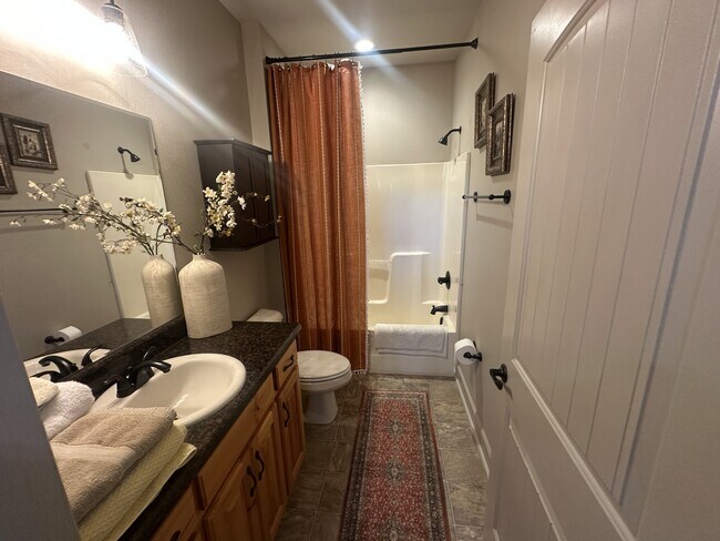 Foto del edificio - 164 Sager Ln