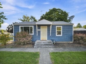 Building Photo - 6011 N Braeburn Dr