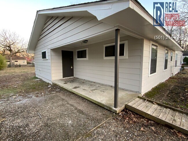 Building Photo - 4820 W 29th-