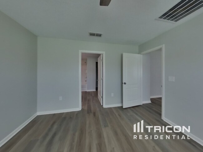 Foto del edificio - 95167 Timberlake Dr