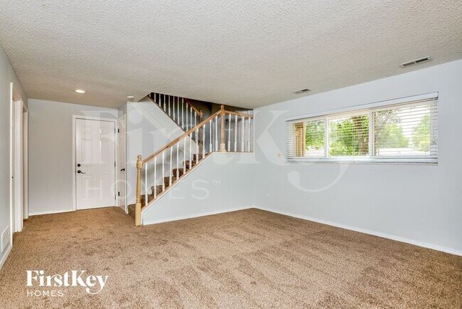 Building Photo - 1032 Shadowoak Dr