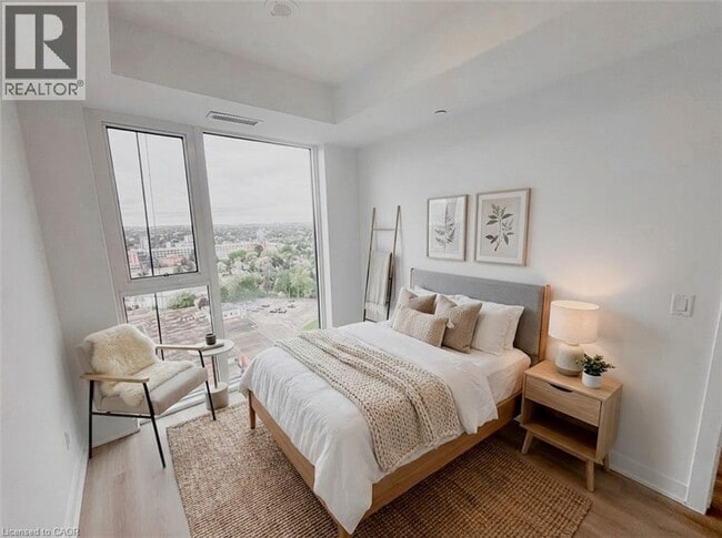 Building Photo - 25 Wellington St S