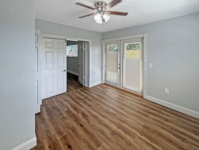 Building Photo - 7525 Culberson Dr