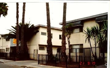 Building Photo - Century Palms Apartments