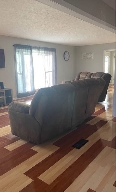 Building Photo - 1582 Main St