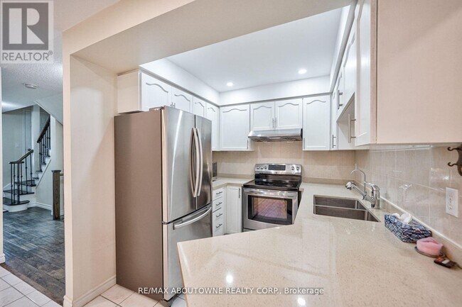 Building Photo - 455 Apache Ct