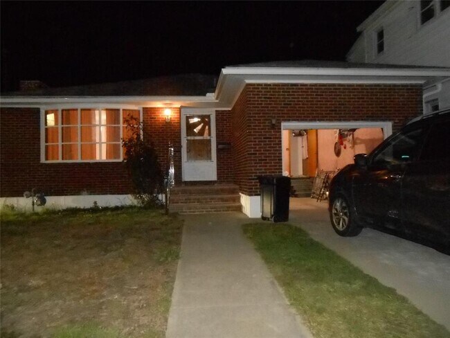 Foto del edificio - 133 Harry L Dr