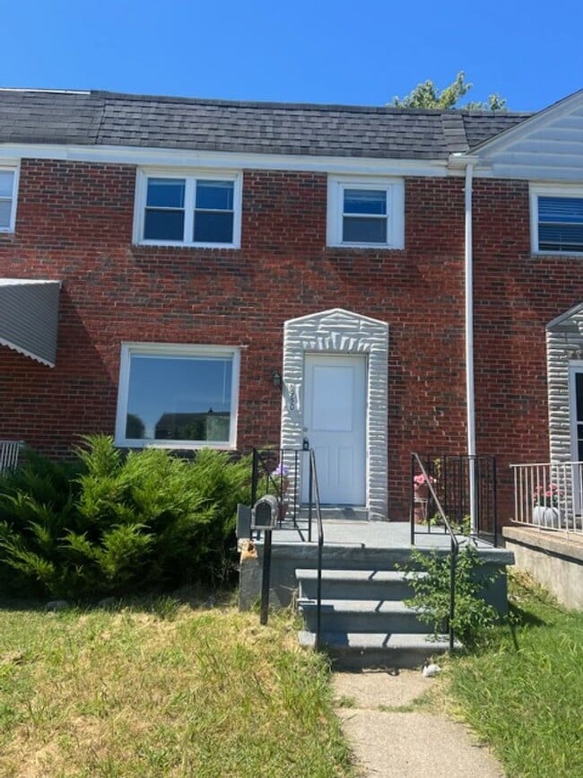 Brink Townhome/Row home in Dundalk - Brink Townhome/Row home in Dundalk