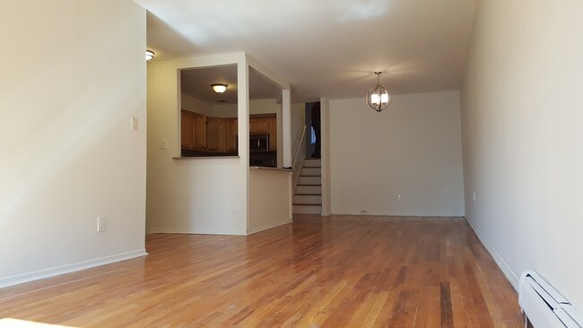 Building Photo - 9454 Ridge Blvd