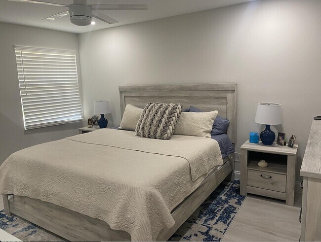 Foto del edificio - 4209 Royal Oak Dr