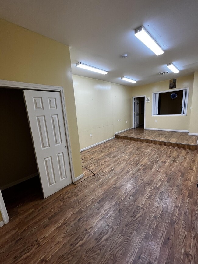 Photo - 427 S Conkling St Apartment