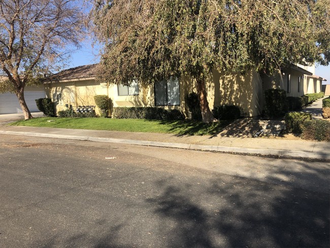 Foto del edificio - 8706 Lyn River Ct