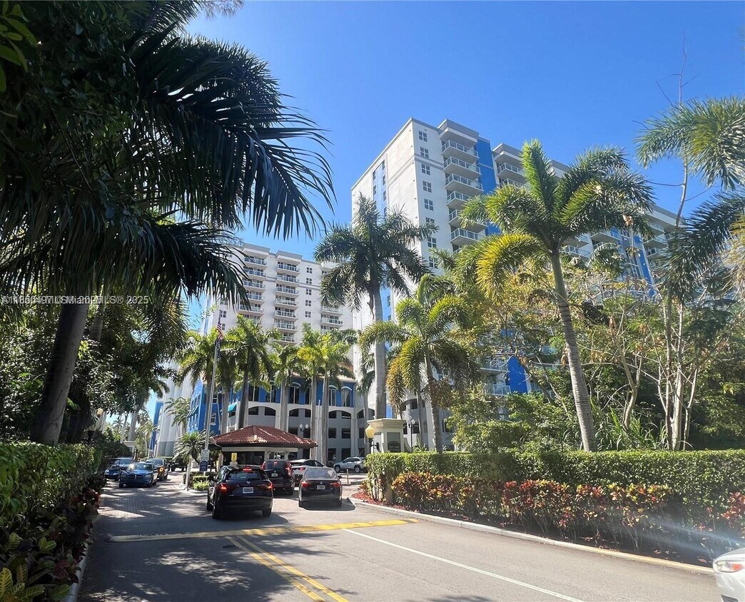 Foto principal - 5085 NW 7th St