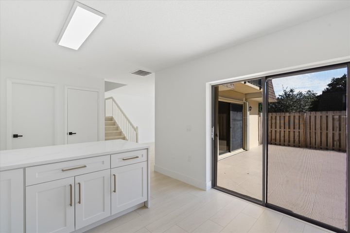 Foto del edificio - 2897 SW 22nd Cir