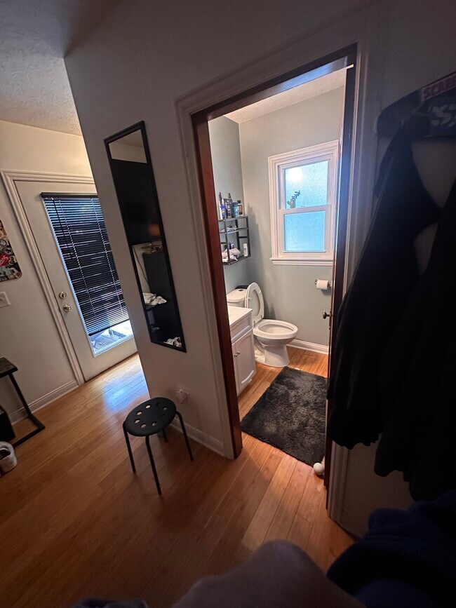 baño del primer piso - 1420 Meadow Rd