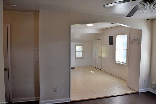 Building Photo - 1531 Morgan Dr