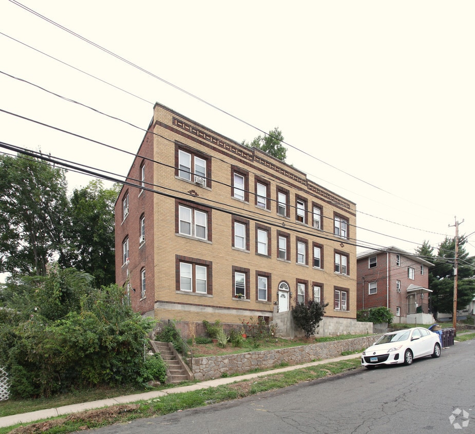 Building Photo - 106 Willow St