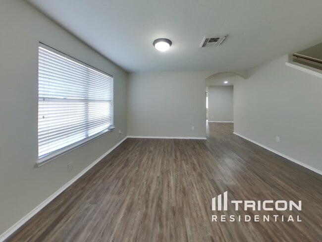 Building Photo - 19010 Sunburst View Dr